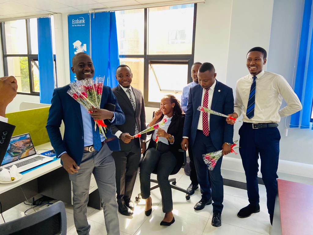 Esau_Matsiko's tweet photo. Every lady deserves a Valentine's flower on such a day. 

The "Ecobank Flower Committee" which I head made that possible for every female staff 😁 https://t.co/iDT4R4aalh