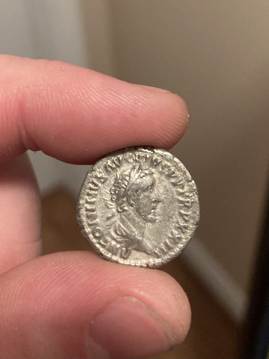 SiftingHistory's tweet photo. Happy Valentines day! Here is a denarius of Antoninus Pius, minted in Rome, between 159/160. The reverse features Fortuna. #Rome #RomanCoins #Numismatics #ClassicalCoins #ClassicsMatter https://t.co/5ovFiZWy45