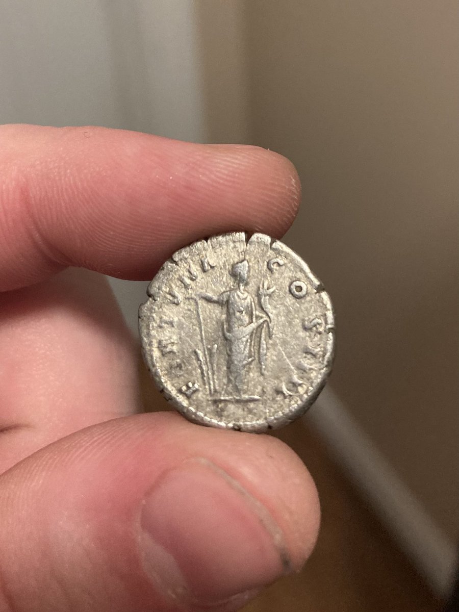 SiftingHistory's tweet photo. Happy Valentines day! Here is a denarius of Antoninus Pius, minted in Rome, between 159/160. The reverse features Fortuna. #Rome #RomanCoins #Numismatics #ClassicalCoins #ClassicsMatter https://t.co/5ovFiZWy45