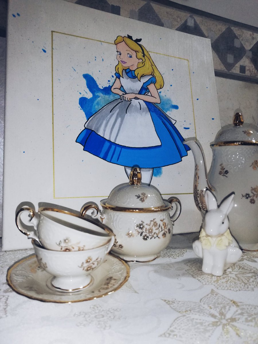 NCArtist2's tweet photo. "Alice è Bianconiglio"
-NCArtist
Acrilico su tela 40x40cm
#art #toptags #art_community #aquarell #watercolorillustration #watercolour_gallery #watercolorwork #disneyart #waltdisney #mickeymouse #minnie #popart #acrilicart #aliceinwonderland #collage #waltdisneyworld https://t.co/fbIaIkxlKN