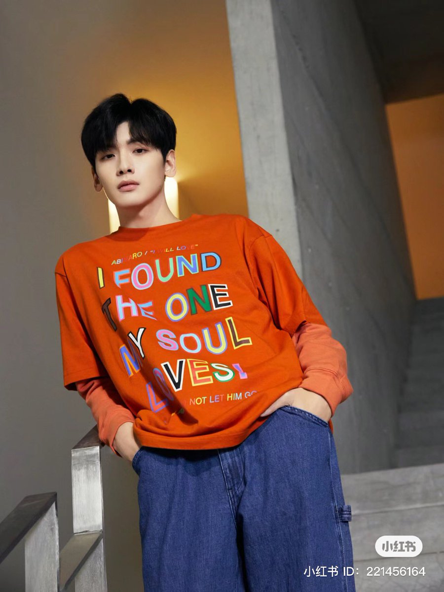 11xr1se's tweet photo. 230214 zhaixiaowen xhs🤍

“what to wear today, wear little 🍊” https://t.co/SzxUEXyo0B