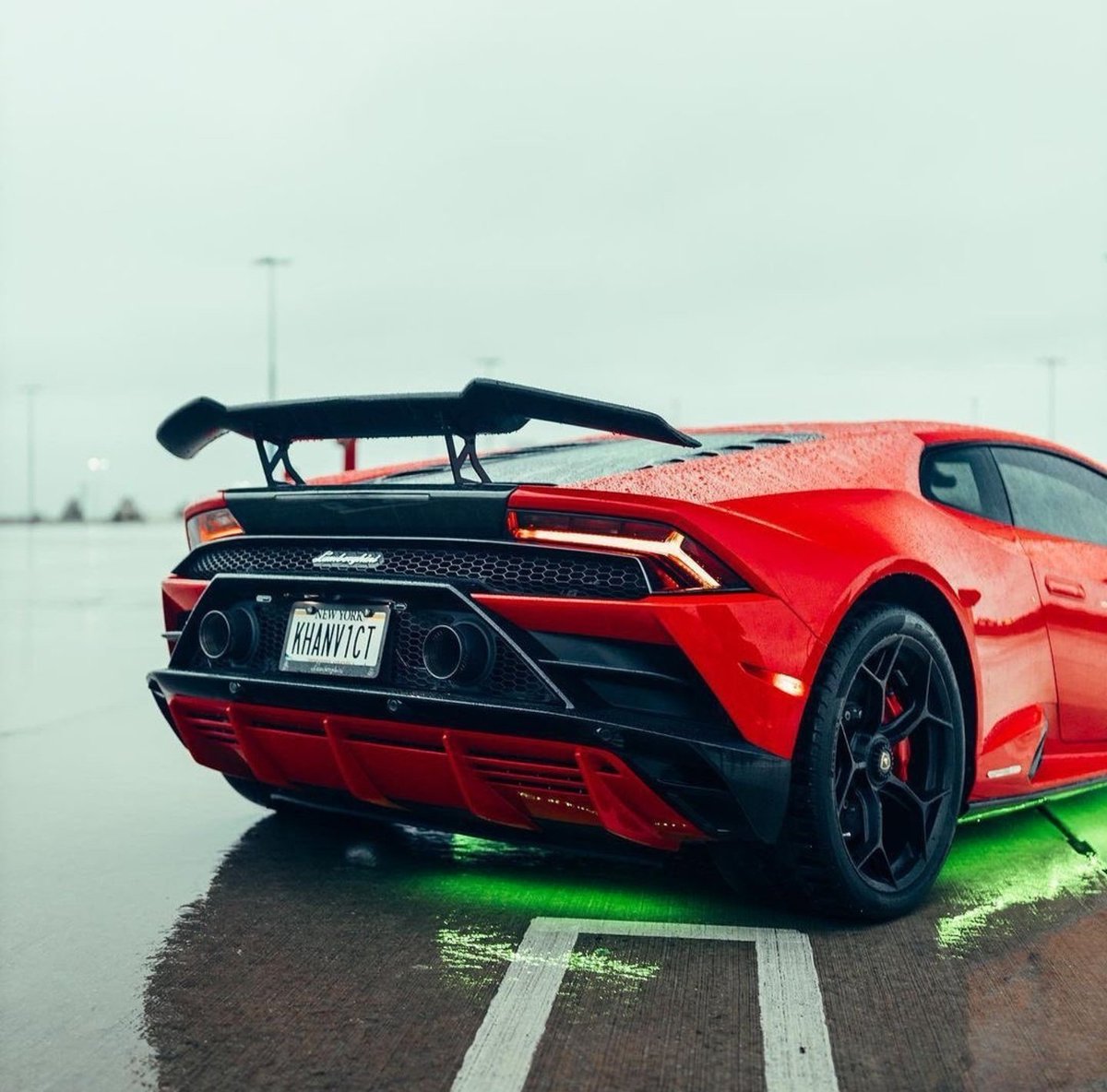 DailyLamboTM's tweet photo. Lamborghini Huracán Evo 🫡 https://t.co/rhr0JcskMT