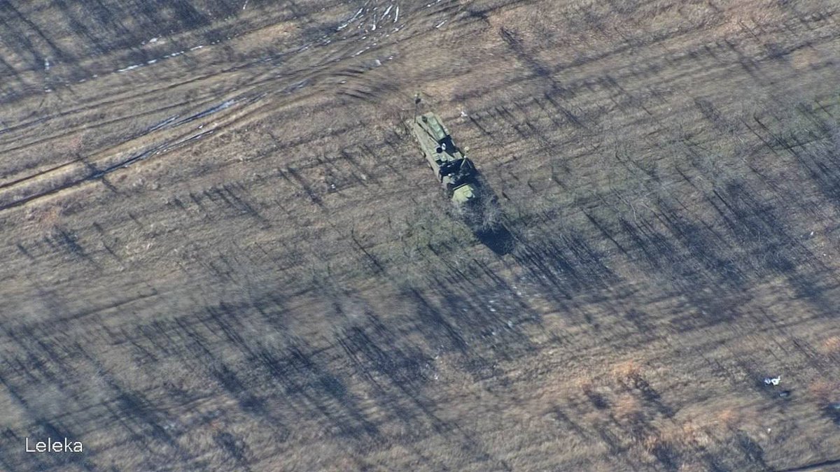 Archer83Able's tweet photo. A modern Russian Palantin-K EW complex was destroyed by a Ukrainian strike with a M982 Excalibur 155mm PGM.

The complex was reportedly designed to suppress enemy radio communication systems and to conduct electronic reconnaissance. It was delivered to the Russian army in 2019. https://t.co/vGNPRT2H0y