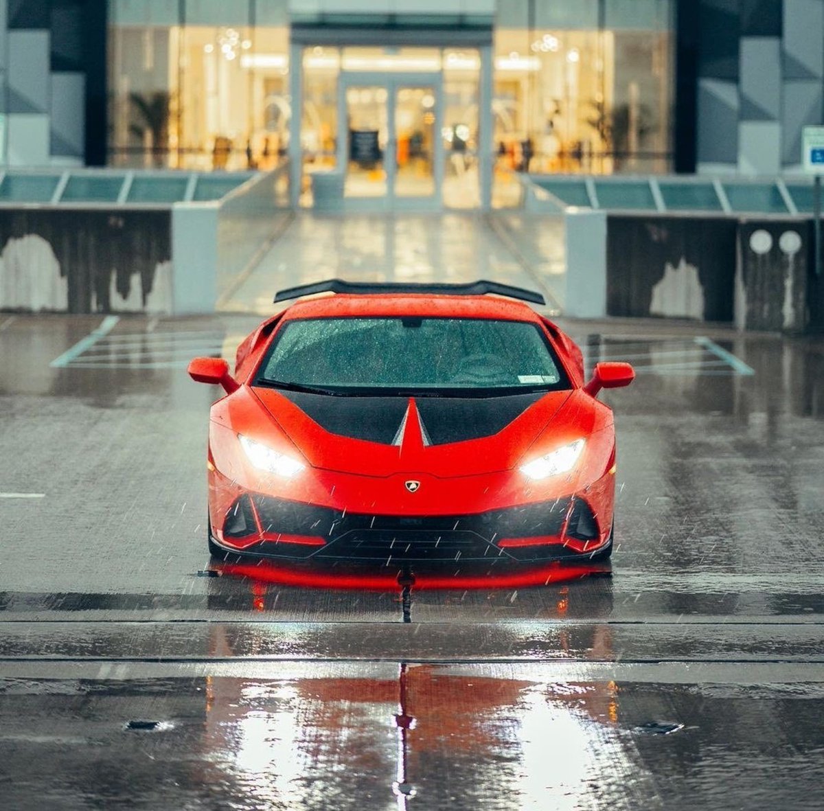 DailyLamboTM's tweet photo. Lamborghini Huracán Evo 🫡 https://t.co/rhr0JcskMT