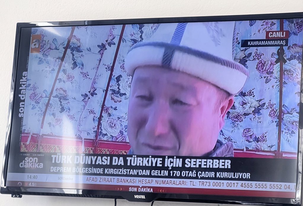 bhr60's tweet photo. Deprem bölgesine çadır gönderen Kırgızlı soydaşımız ;
“Kardeşlerimizin ayağına batan diken bizim kalbimize battı “🥹🥹 https://t.co/uC1SelvxKo