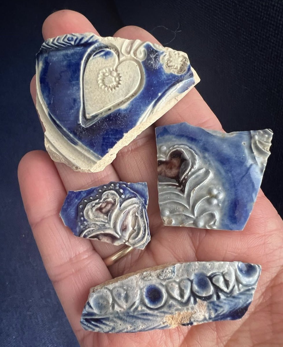 mudlarkanna's tweet photo. More love for #Valentine's Day - 17th century westerwald #heart fragments #found #mudlarking on the #thanes https://t.co/UTq6Q6rH3J