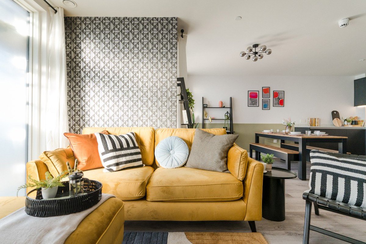 FocusAgencyUK's tweet photo. The sales environment we designed and styled at Points Cross for @GuinnessHomes, opting to use statement furniture pieces paired alongside softer accents to create a bold but welcoming space. 🍃❣️

#design #interiordesign #salesenvironmentpoints https://t.co/jukeZMKyRq