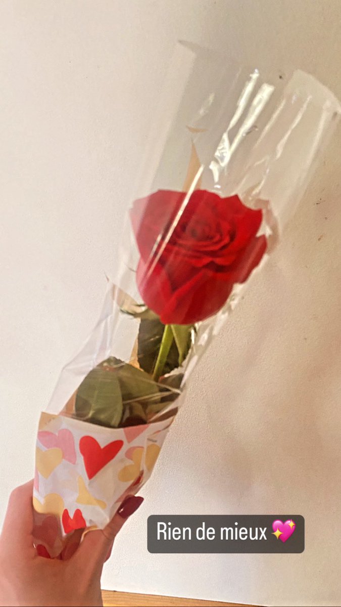 piednueex's tweet photo. J’attend mes virements de saint Valentin. 

Aller on se dépêche!! 
 
Venez en dm , pour raquer bande de pute. https://t.co/NxDPdJRtqb
