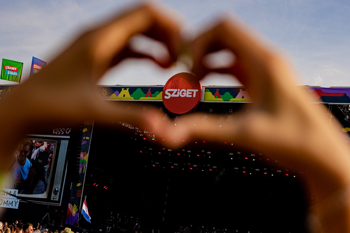 SzigetVibes tweet media