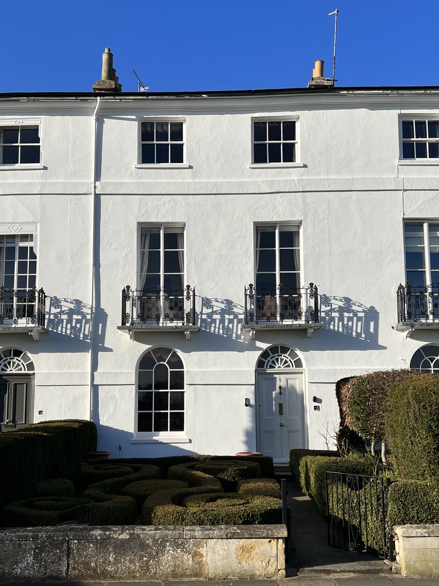 theoldbuilding's tweet photo. Rutland Terrace. The white half. #stamford https://t.co/GeLXBh6S2m