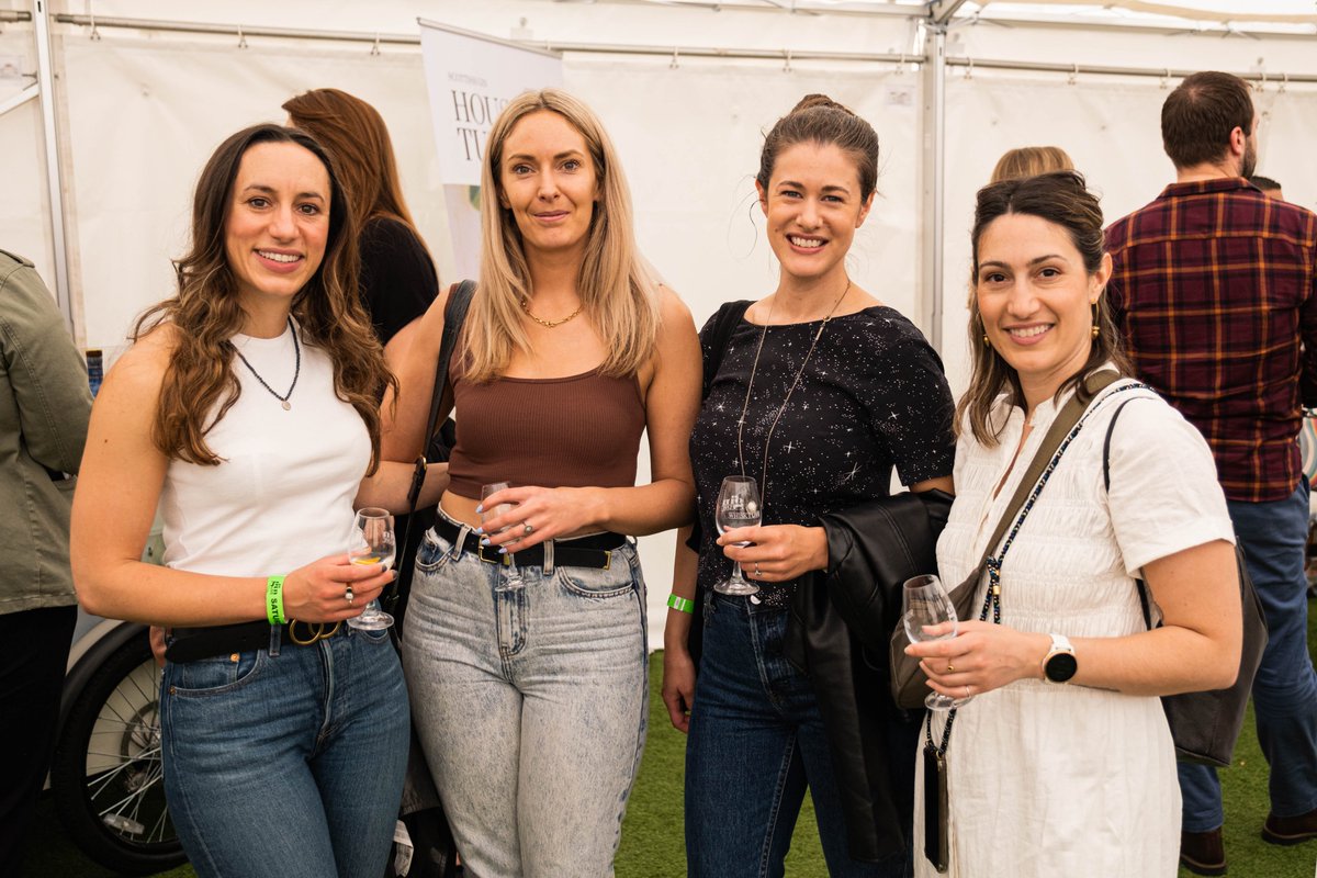 GinLiveLondon's tweet photo. Love is in the air and we are feeling extra generous this Valentine's Day! Buy x2 tickets to Gin Live London for £60, that's a BIG saving of £38! 💚🍹

https://t.co/NTrMO4Xw4v

#GinLive #gintasting #gin https://t.co/rPY4JaBqCo