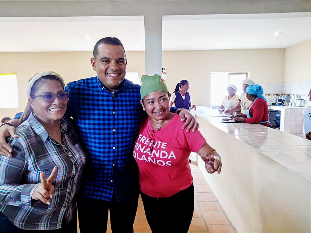 Doctor_Aleman's tweet photo. En cada Escuela recuperada están las Cocineras de la Patria, siempre atentas para alimentar la muchachada falconiana, con el Gob Víctor Clark y la Profª @MarelysCastroR juntos trabajando #14Feb

@NicolasMaduro
@_LaAvanzadora
@pedrodiazg59
@gaza1616
#LasSancionesSonContraElPueblo https://t.co/X1leyMLhzj