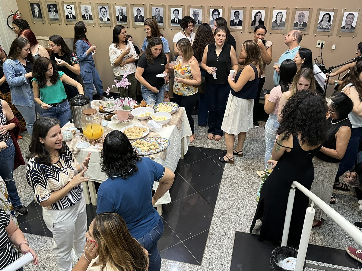 bethaquario's tweet photo. #GWB at IQ-UNESP @gwb_iqunesp @Unesp_Oficial with our preeence @RoySocChemBooks to incentive women to follow Chemistry or anything they want. Together we prevail. RSC Brazil offering a prize to one attendee to register and be present at the @sbquimica meeting 2023, the #46rasbq https://t.co/dFc3ST3hnz