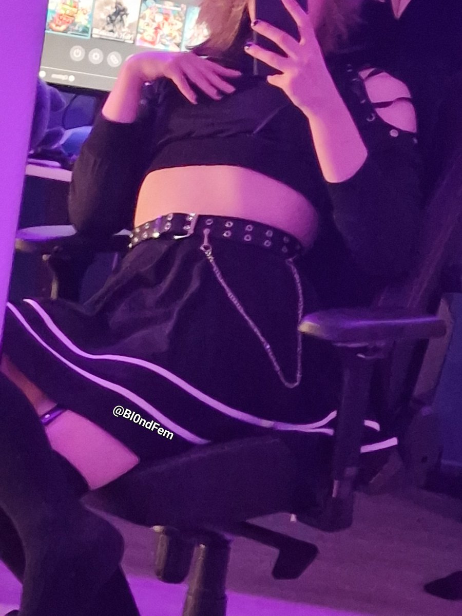 Bl0ndFem's tweet photo. Straightest person alive https://t.co/8AtTt8qqrD