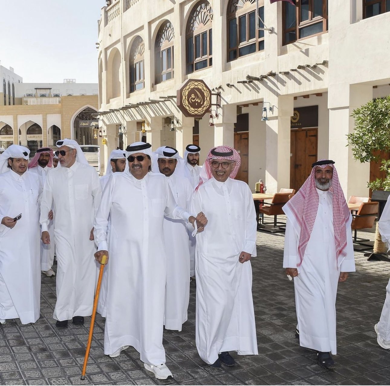 أمير قطر الوالد حمد بن خليفة يشارك في اليوم الرياضي لقطر