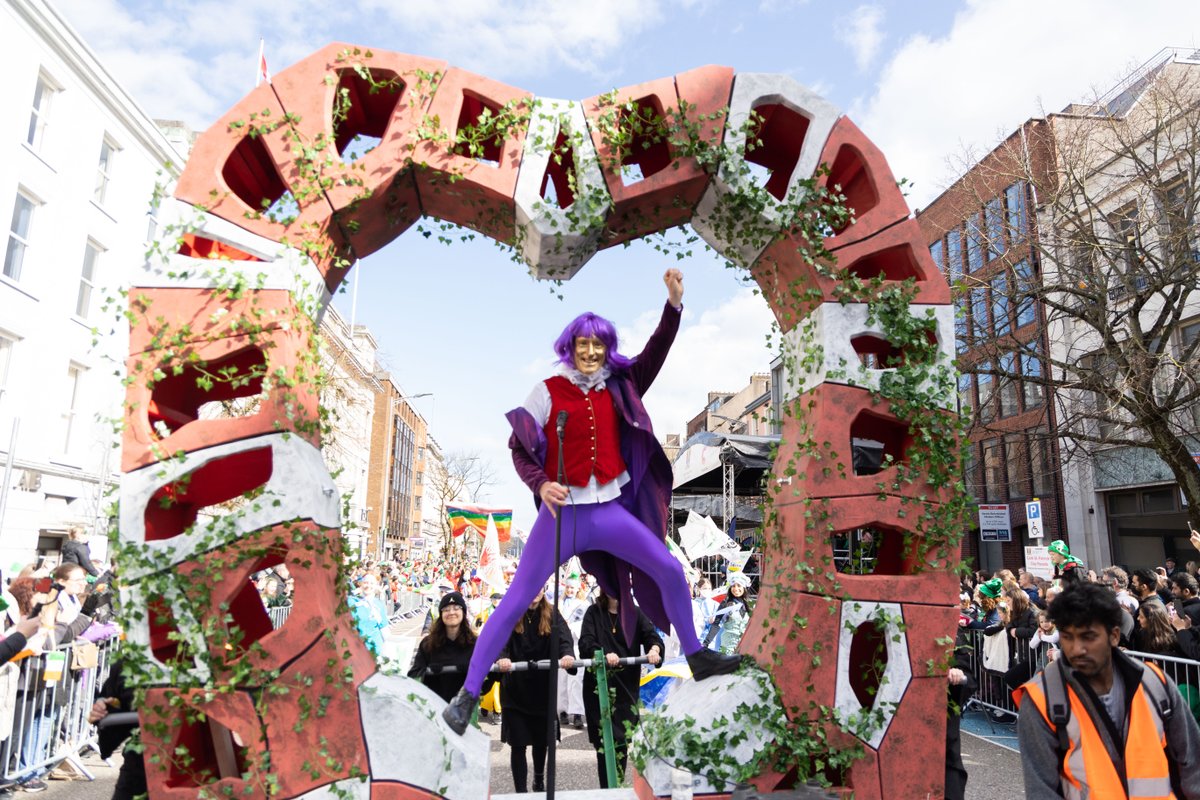 corkcityarts's tweet photo. Do you work in community arts? Are you interested in supporting our team to make Cork St Patrick's Parade more inclusive and engaging? Would you love to get creative with a community group? Then our residence pilot could be for you! https://t.co/vgdaI9ZIUY https://t.co/zlxUq3eXuA