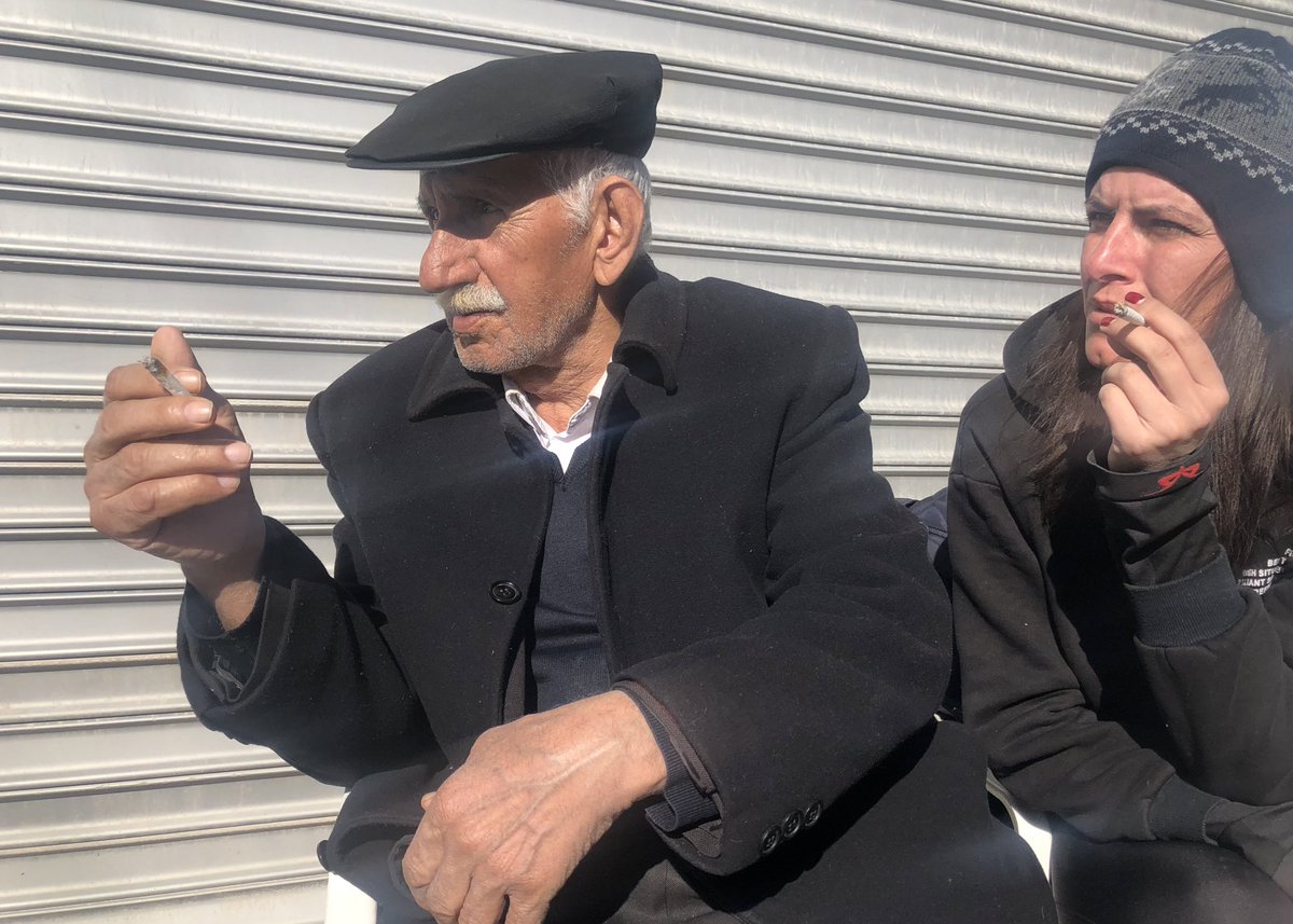zubeydesariii's tweet photo. Adıyamanlı bir depremzede: “Acı duyabiliyorsan, canlısın. Başkalarının acısını duyabiliyorsan, insansın. Halk insan olarak yardım gönderiyor ama insan olmayanların eline geçtiği için dağıtım yapılmıyor” dedi
#Adıyaman https://t.co/IsdxaAcwbg