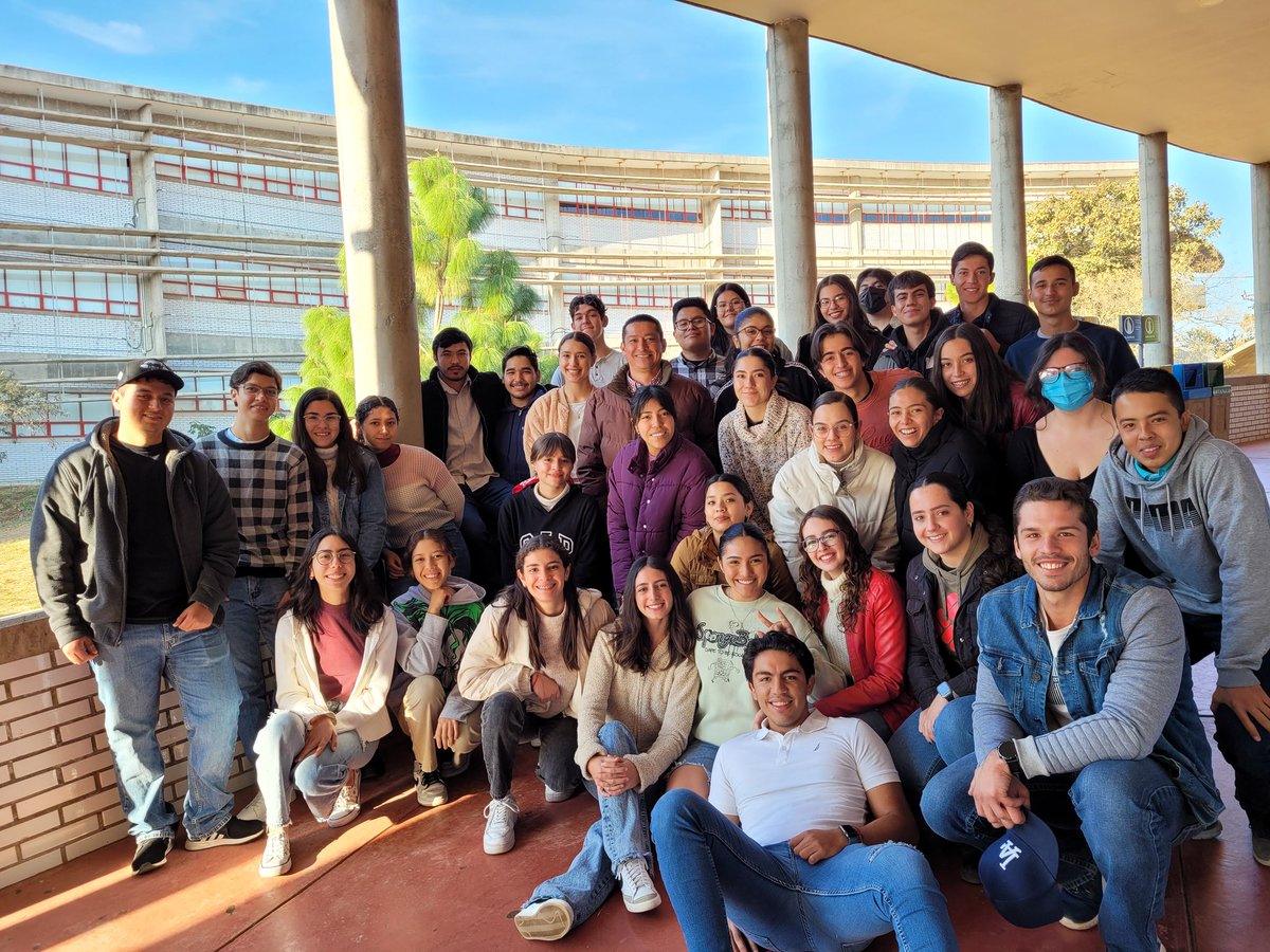 Here with my students of Reproduction and Functional Anatomy I, both from Veterinary Medicine <a href="/DCAI_CUAltos/">División de Ciencias Agropecuarias e Ingenierías</a> at <a href="/CUAltos/">CUAltos UdeG</a>. Thank you <a href="/KarlaPlanter1/">Karla Planter</a> for your support.