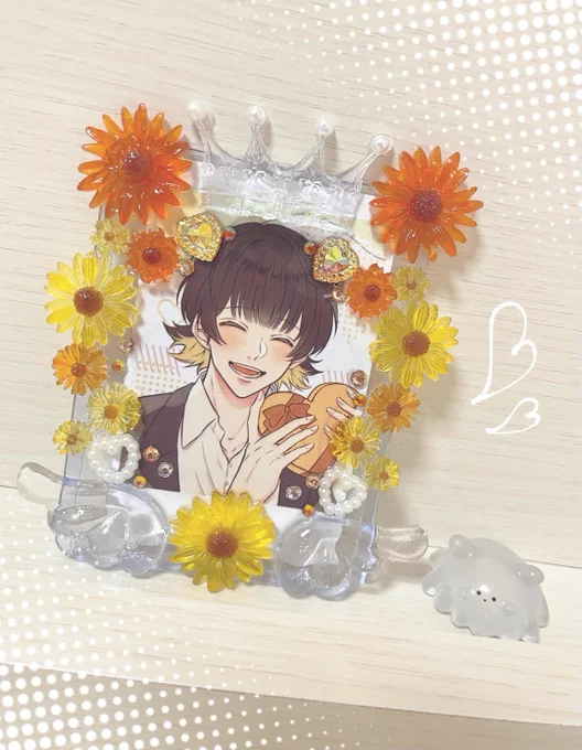 かわいいケースあったから色が合いそうな蜂楽を入れてみたあとで色々なイラスト登録してネップリします! 