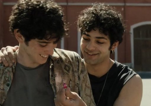 deadpoetstan's tweet photo. comunque siamo tutti d’accordo che l’amicizia fra Carmine e Filippo il vero mare fuori della serie 🫀
QUANTO MI HANNO FATTO FRIGNARE
#MareFuori3 https://t.co/6lIu12IK51