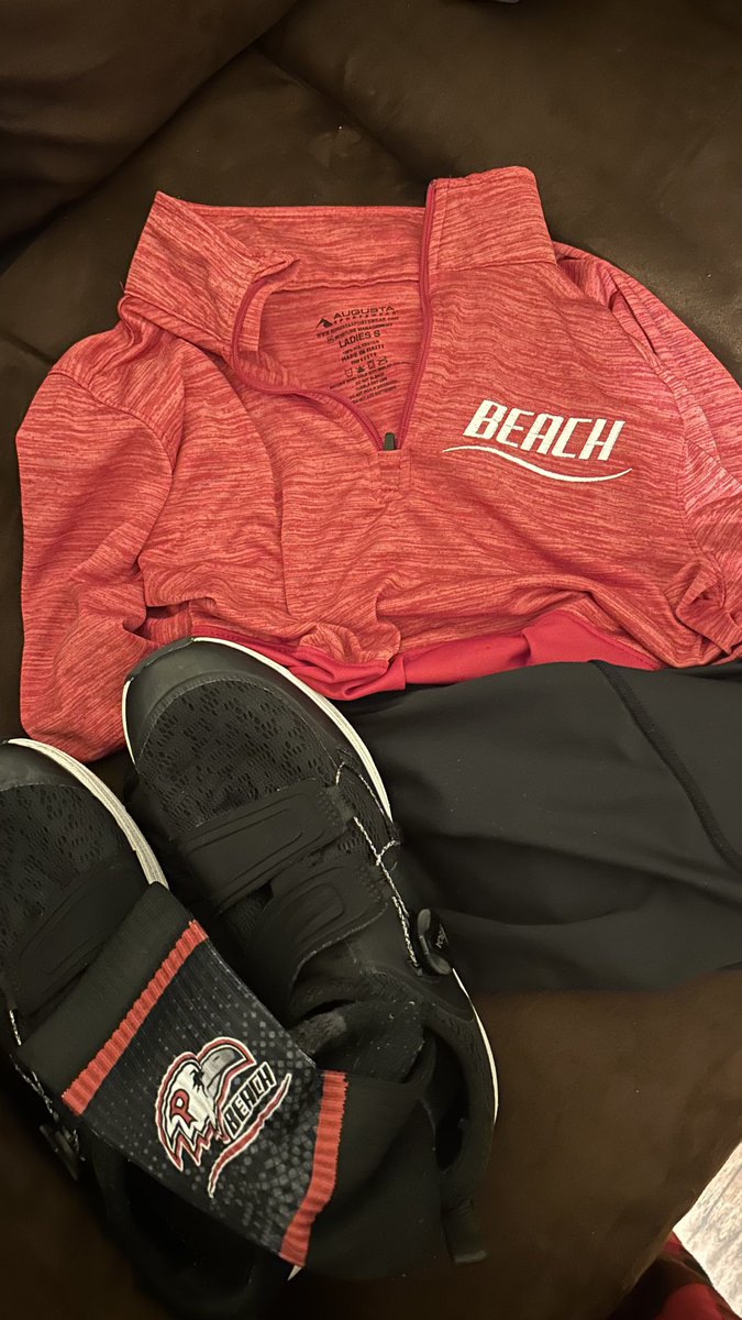 Beachwear out! Ready to ride! #6am #FebruaryFrenzy #BeachAtOurBest ⁦<a href="/ptbeachsuper/">Will Smith</a>⁩ ⁦<a href="/AntrimSchool/">Tara Weber</a>⁩ ⁦<a href="/StecchiniM/">Michelle M. Stecchini</a>⁩