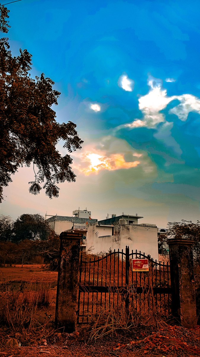 The Earth is Art, The Photographer is only a Witness
.
.
.
#photooftheday #photography📷 #photographylovers #sun #photographysouls #naturelovers #NaturePhotography #photgraphy #photographer #Love #art #photographers_of_india