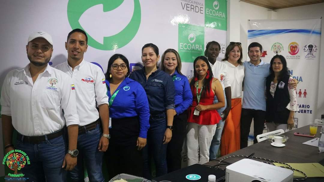funsafel's tweet photo. ♻️En las instalaciones de ACORA , se llevó acabo un encuentro para explorar las iniciativas en curso sobre el impacto ambiental en nuestro territorio. Los puntos claves que se tuvieron en cuenta fueron la importancia del reciclaje 
#JuntosSomosMásFuertes 
#SomosGranAcuerdoVzla. https://t.co/eBQ5rMHXUd