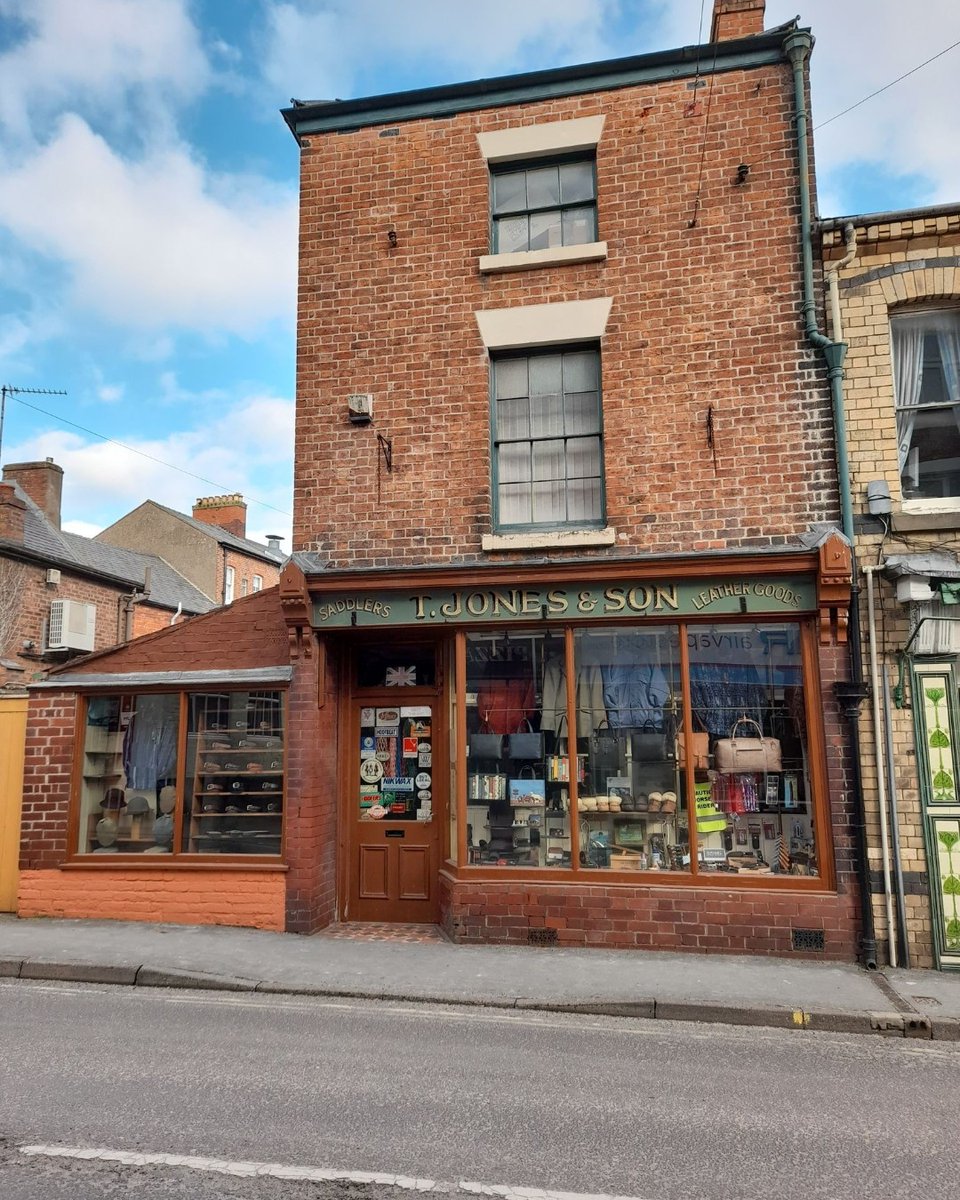 We are pleased to announce that Oswestry Civic Society are working with the HSHAZ Project and TDR Heritage to help us put together our shop front design guide. The guide will celebrate good design and offer assistance to others on how to enhance their shop front