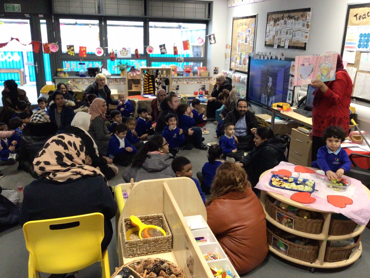 edgewickprimary's tweet photo. Nursery enjoyed a story about “love”. We talked about the importance of reading. #readingforpleasure #EYFS #literacy #communication #developinglanguage https://t.co/czB9nDzqAI