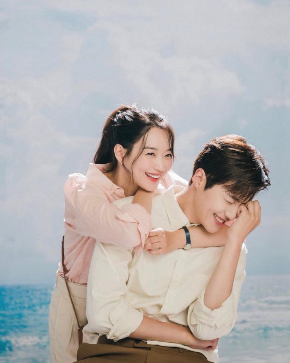 MinahBrazil's tweet photo. 『📸 — Algumas fotos inéditas dos álbuns de fotografias de #HometownChaChaCha! 🤍

Essas fotos são tão adoráveis 🥰
Uma surpresa maravilhosa de #ValentinesDay para os fãs de Gongjin e do nosso casal covinhas, SikHye! ❤

+

#ShinMinAh #ShinMinA #신민아 https://t.co/SZ4K9yQzyH