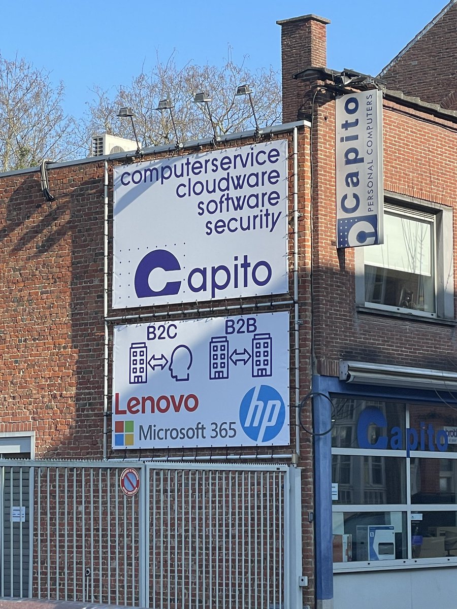 pimpmyux's tweet photo. Why do people think you don’t need a designer to design stuff? Get rid of #shitdesign! https://t.co/mE0VchCC48
