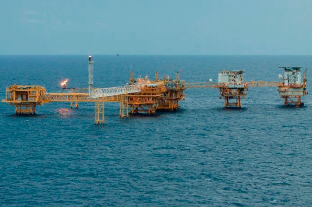 energy21mx's tweet photo. Quema de gas es un lastre que no se ha podido resolver; se incrementa 2.3% durante la actual administración | #Energy21 https://t.co/kHkRcV6wDI
Por: @Adri_Telecom
#PetróleoYGas #Venteo #CuartaTransformación https://t.co/P9tMLjadtd