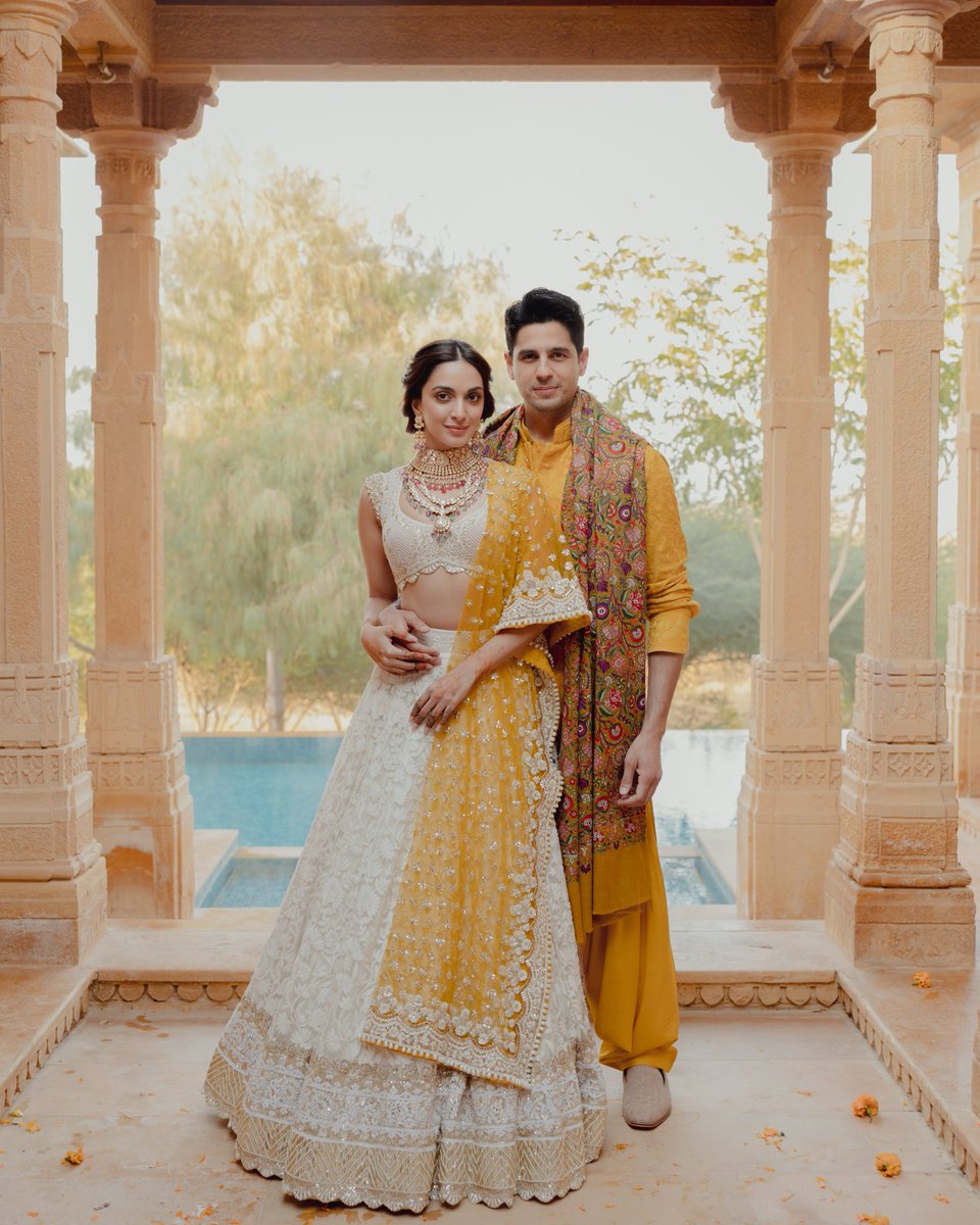 SidMalhotra's tweet photo. Pyaar ka rang chada hai ❤️ https://t.co/b1XPRIiNBI