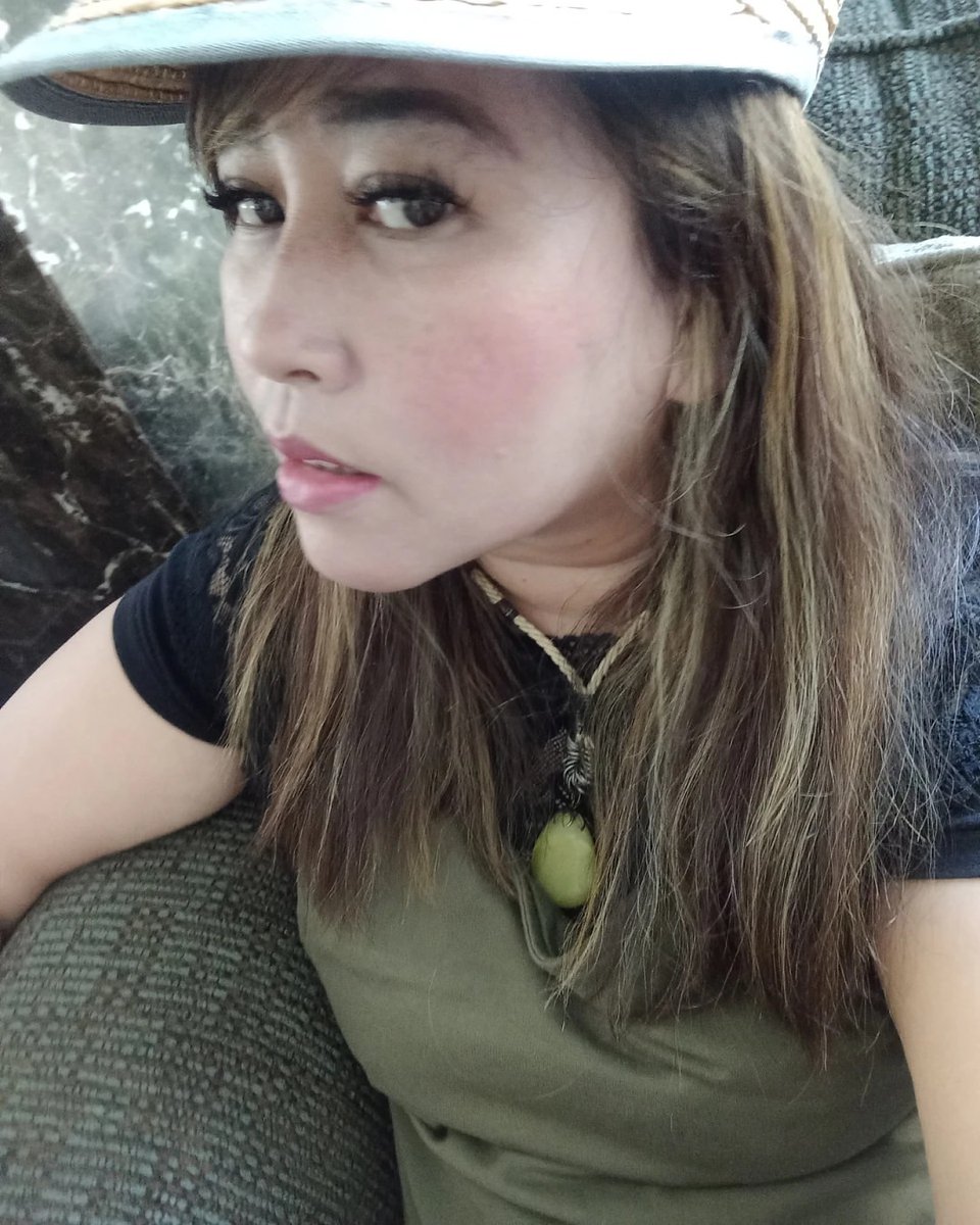 OcoyDebleng's tweet photo. Jam segini ada cowo sosmed yg blm tidur? Tante ga bisa bobo nih, pengen timun mas. 😊 https://t.co/jbNbz4Tahs