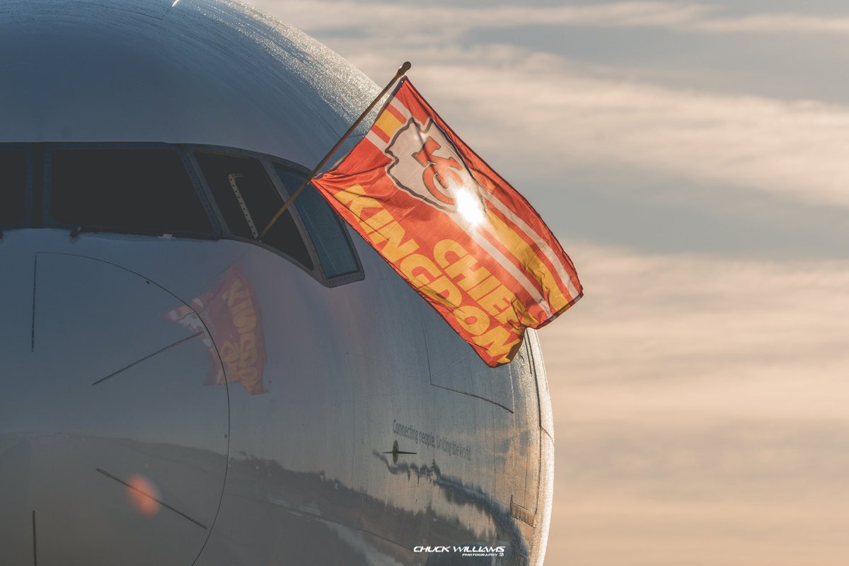CWPhotograph's tweet photo. Is Victory Tuesday a thing?
#ChiefsKingdom #SuperBowlLVII #KansasCityChiefs https://t.co/77aWQGdW9m