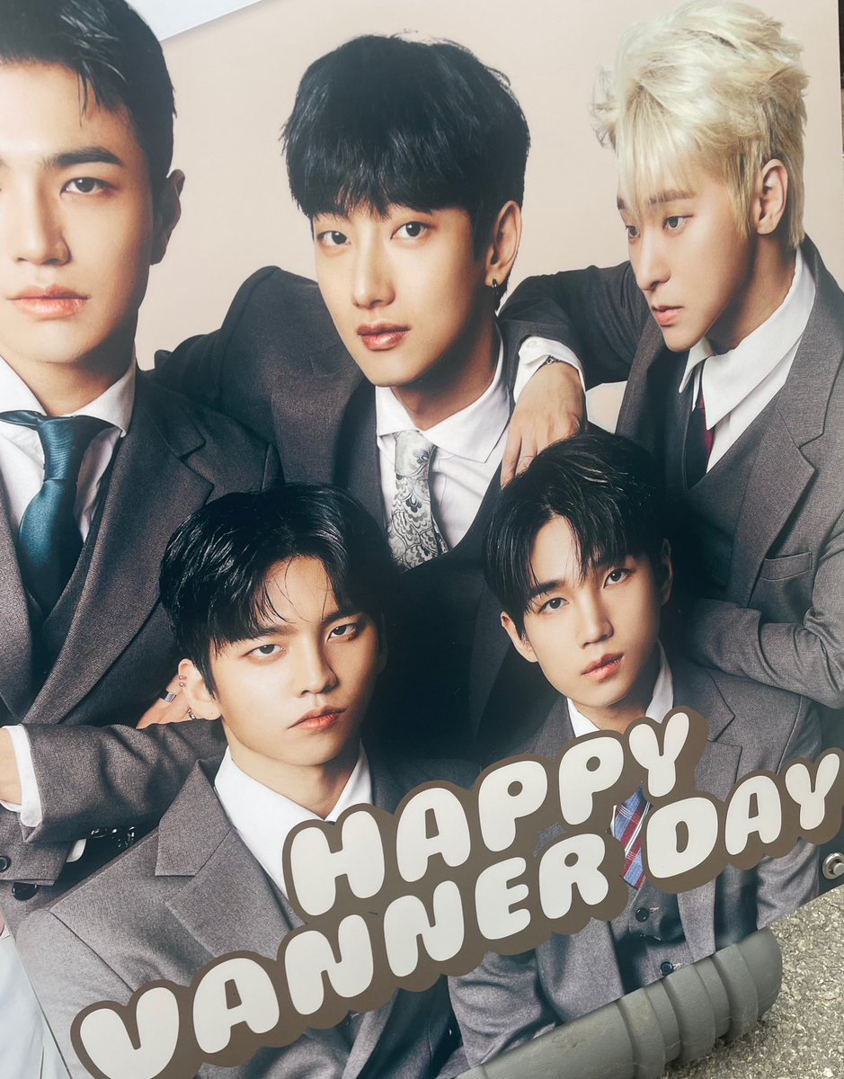 모든 사랑들 하나하나 소중하게 생각하면서 배로 두 배로 보답할 수 있는 사람이 될게요!  사랑해요VVS!!!!💎💚

#VANNER #배너