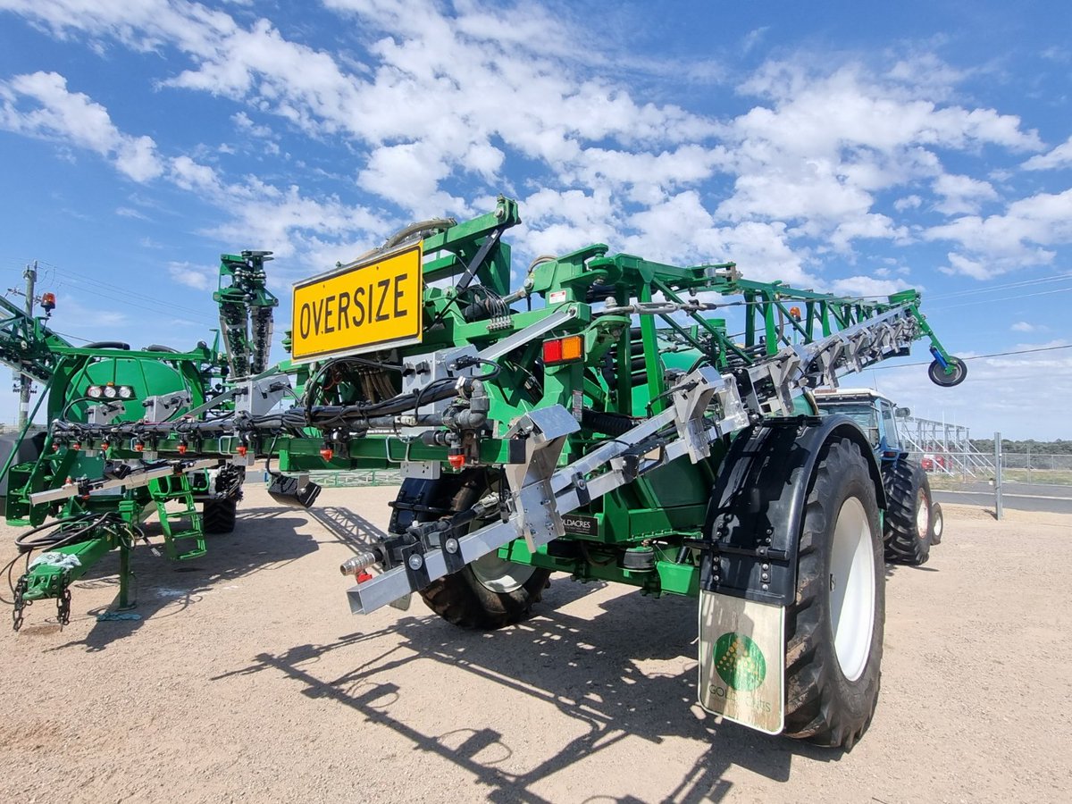Sense_Spray's tweet photo. Another 36m @Sense_Spray retrofit by @GpsVic DickinsAG team 🥇 to a @GoldacresAust sprayer. Enabling green on brown spot spraying. @AustralianMade #innovation #ausagtech https://t.co/y029Ya4AGF