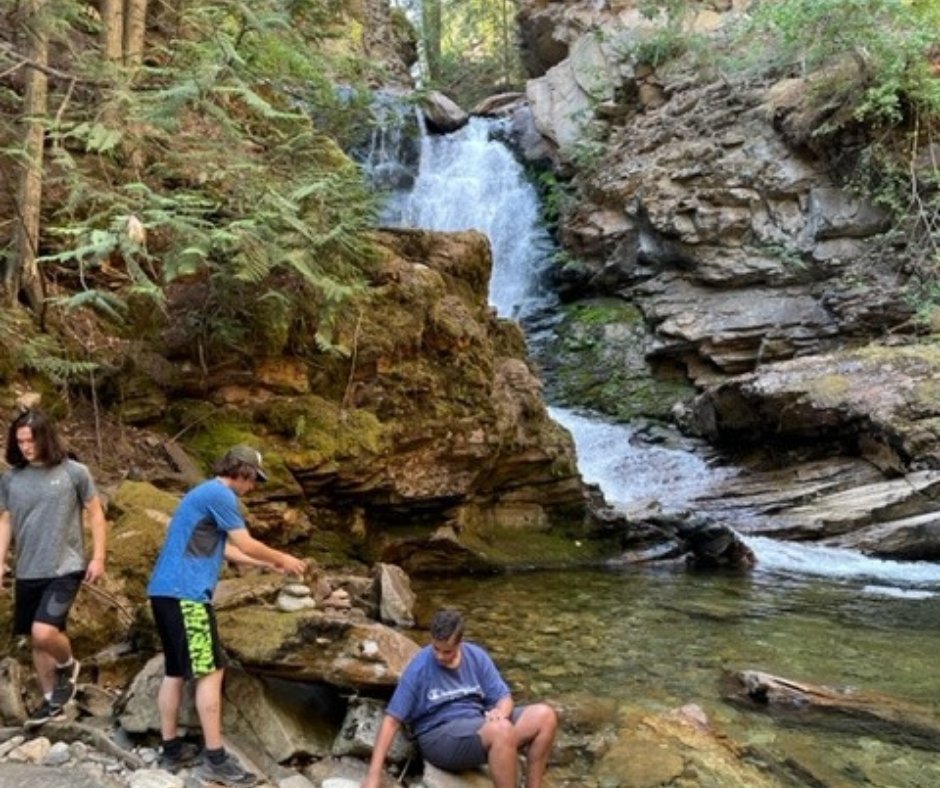 EchoSprings_ID's tweet image. “There is a hidden message in every waterfall. It says, if you are flexible, falling will not hurt you.”
― Mehmet Murat Ildan
   🌞🌈🌊

#echosprings #echospringstransitionstudycenter  #freshstartforyoungadults #findyourpath #empoweringyoungadults