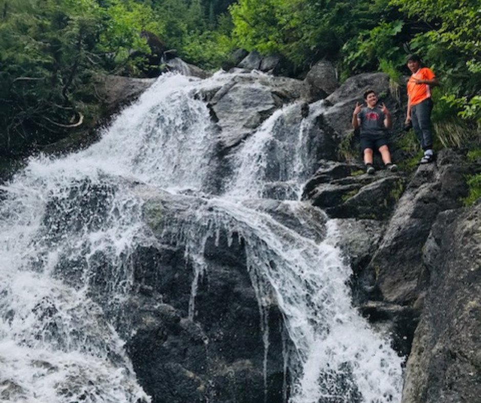 EchoSprings_ID's tweet image. “There is a hidden message in every waterfall. It says, if you are flexible, falling will not hurt you.”
― Mehmet Murat Ildan
   🌞🌈🌊

#echosprings #echospringstransitionstudycenter  #freshstartforyoungadults #findyourpath #empoweringyoungadults