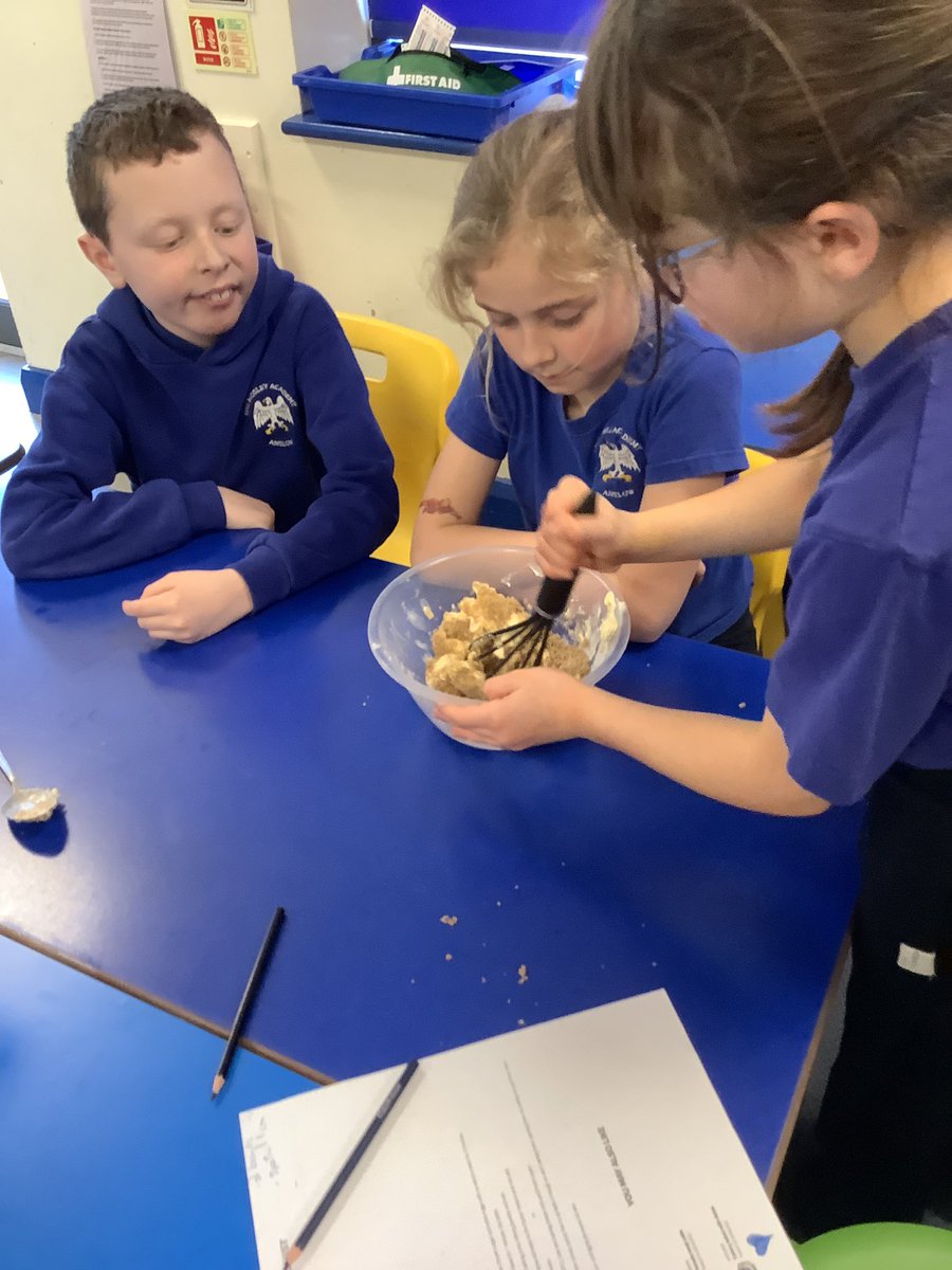 MosleyAcademy's tweet image. Year 5 have been baking vegan cookies to end our Buddhism Topic….. Yummy! #youngbaker #cookies