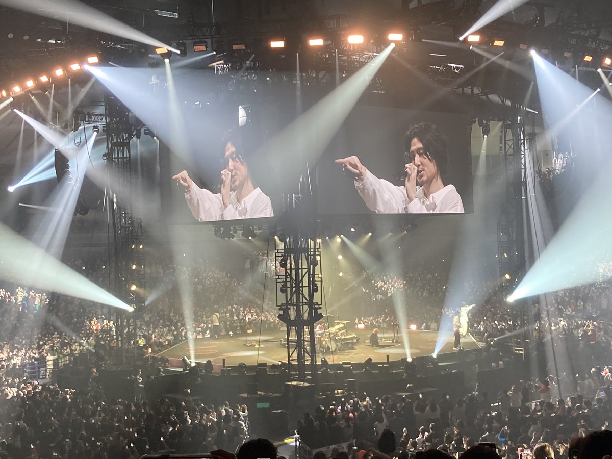 SAKEengekiLIVE's tweet photo. ↑この曲演った♫

藤井風 “LOVE ALL ARENA TOUR”
@横浜アリーナ

すげぇ才能だ。

今年初のライブ、おじさん一人のバレンタインの夜🍫

#藤井風LAAT横浜 https://t.co/9YeNpzMWA4