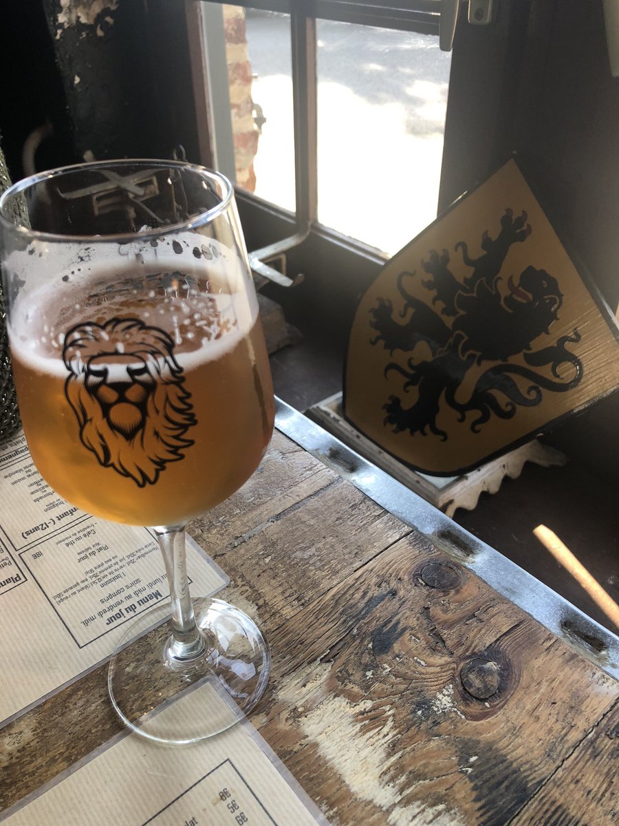 Kn_Bn89's tweet photo. Promenade dans les Flandres, pause estaminet 🍻 #hondeghem #estaminet https://t.co/kHVGi6NOmD