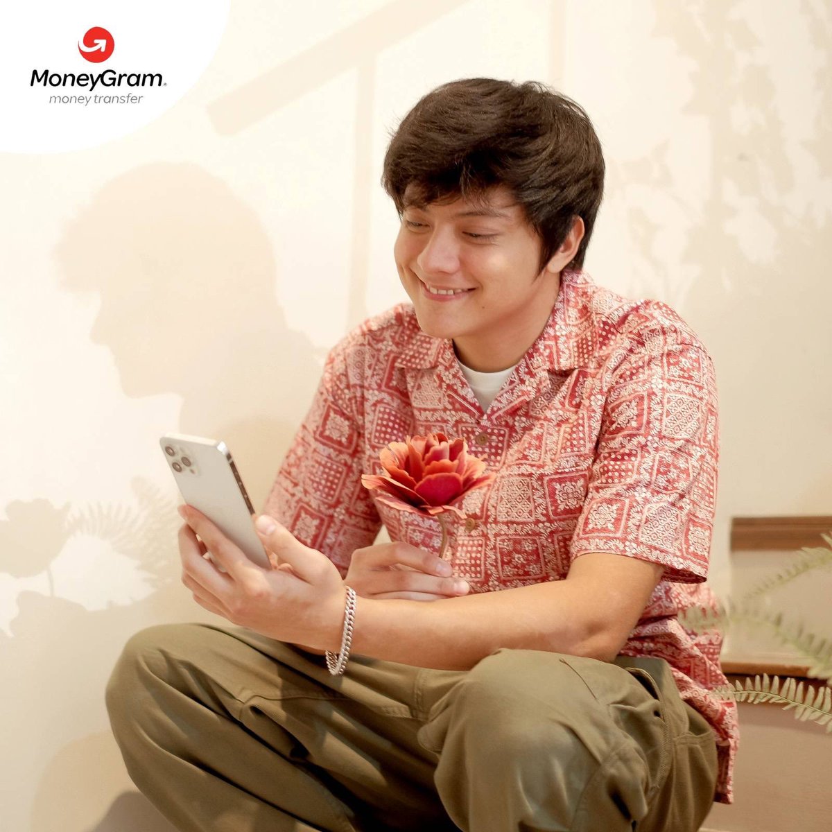 imdanielpadilla's tweet photo. #AD Ngayong Valentine’s Day mula sa amin ng MoneyGram, isang solid na saludo sa mga sakripisyo ninyo mga kababayan. Kayo ang tunay na mga idol. Tag your idols at i-share kung bakit sila mahalaga. Download the MoneyGram app &amp; send money to your loved ones now. #MoneyTransfer https://t.co/99CD12OfiI