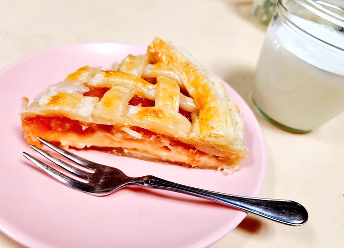 姉がアップルパイつくってくれたうま～ 