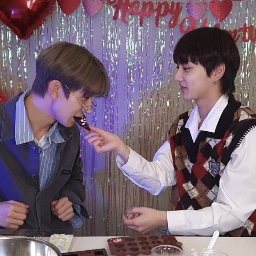 twinzfeed's tweet photo. jungwon’s big baby https://t.co/QOnbWR6OdA