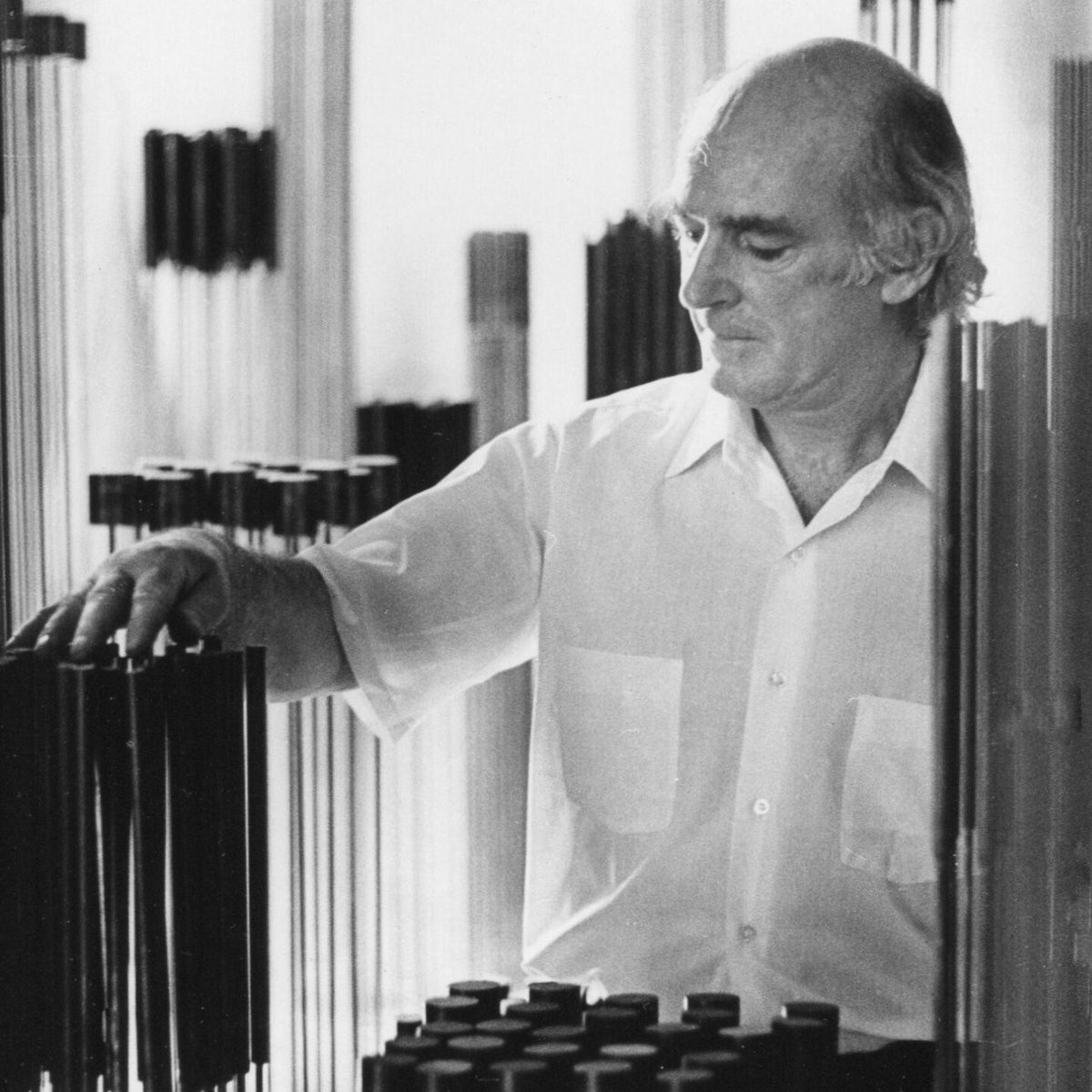 Harry Bertoia - Sonambient (sound sculptures recordings, 2015) youtu.be/jAFsSyJkDWU