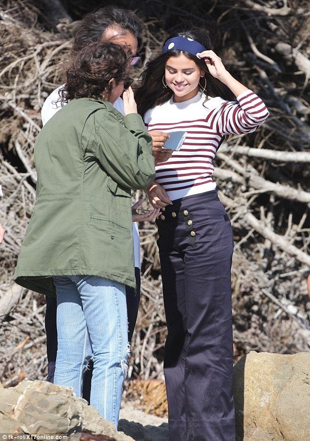 VoteSelenaGNow's tweet photo. Keep on voting Selenation! We got this.

I’m voting for #SelenaGomez for #FaveDocumentary category at this year’s #iHeartAwards https://t.co/ytF61Wrtkd