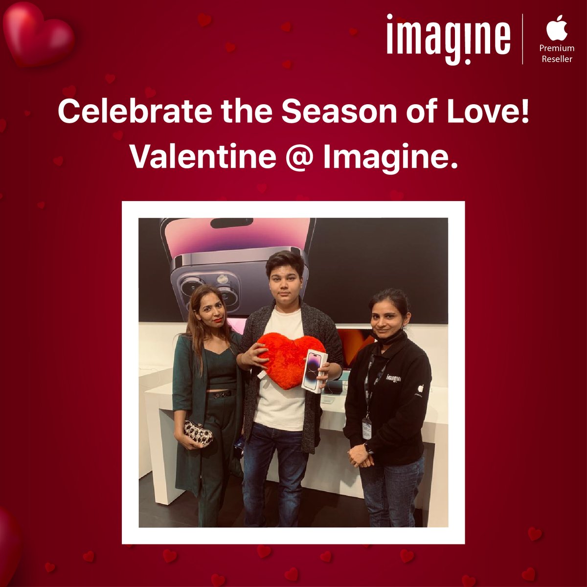 ImagineApplePR's tweet photo. "Customer service is not a department, it's everyone's passion at Imagine and we are keen to fulfill it".
Come visit peeps, and shop your favorite Apple products from Imagine because we have some exciting #ValentineDay offers just for you!
#HappyCustomer #ValentineWithImagine https://t.co/a03BZ8agS6
