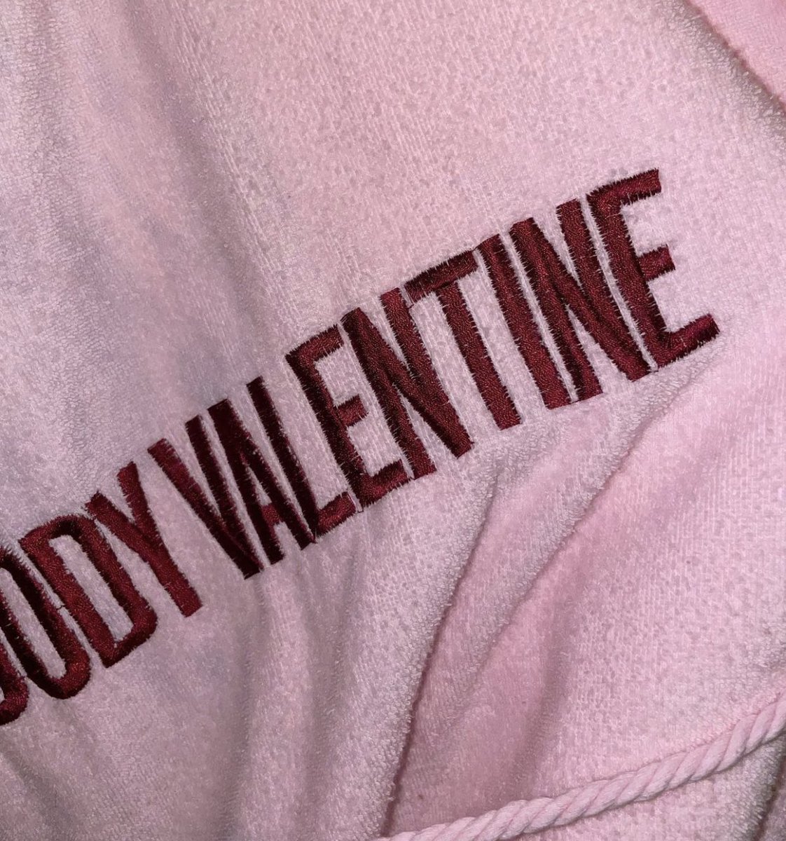 KimDoah_TH's tweet photo. 230214 lcirndxah Instagram update 

happy Valentine’s day🤤🍭

https://t.co/eqfz3xw2uu

#김도아 #도아 #DOAH #파나틱스 #fanatics #KIMDOAH https://t.co/L9w77QeT7x