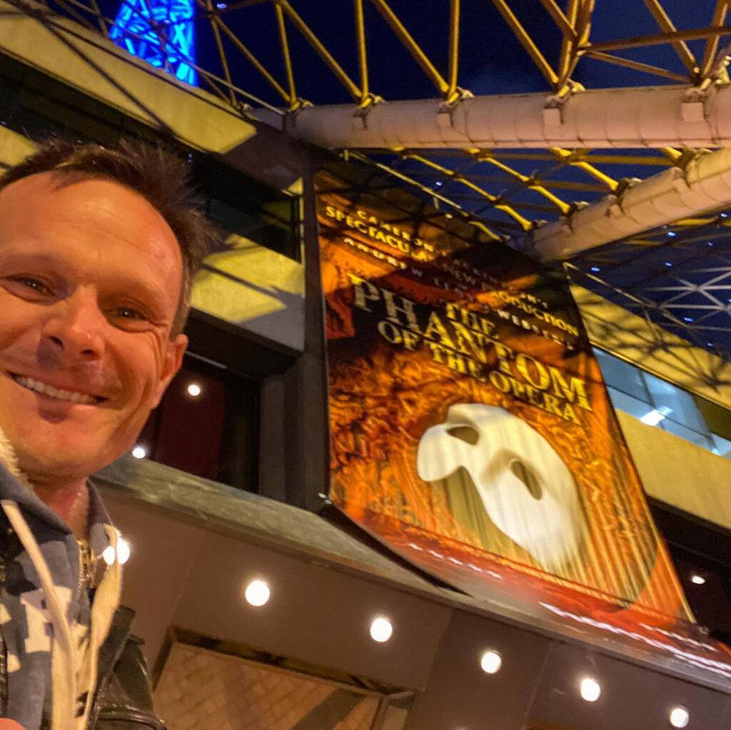 RobMalicki's tweet photo. It’s a warm evening and I’m walking along Southbank in Melbourne. The city lights are gently coming on. It’s beautiful yet I feel divided

I’m on a work trip, so just to be soaking this in is a privilege. But work travel can be lonely. At the end of the … https://t.co/ed97xbmKDV https://t.co/yvhUpFaM7j